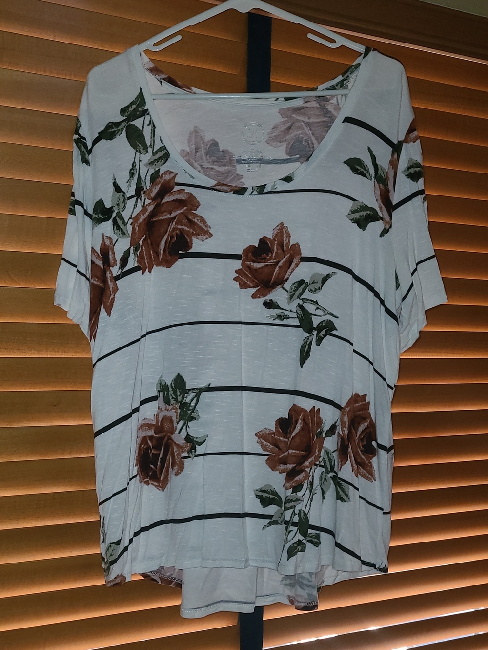Scoop Neck Floral Stripe Tee - White with Brown Rose Print